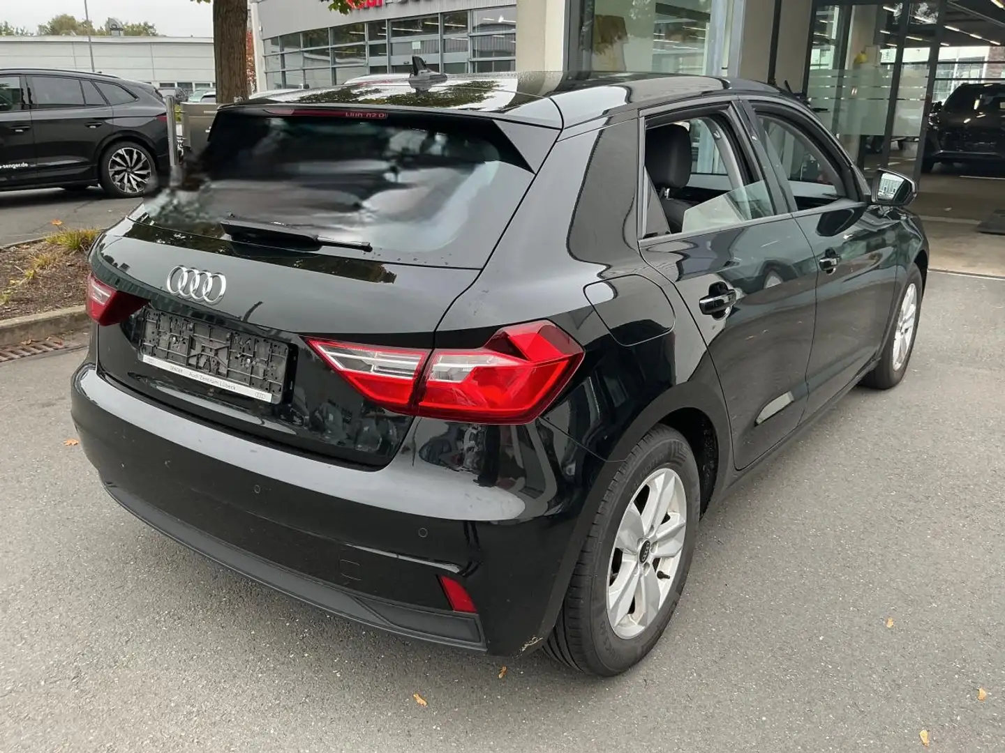 Audi A1 Sportback 30 TFSI S tronic SHZ Bluetooth Noir - 2