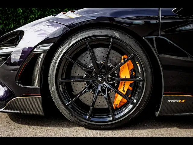 McLaren 765LT Spider view 7
