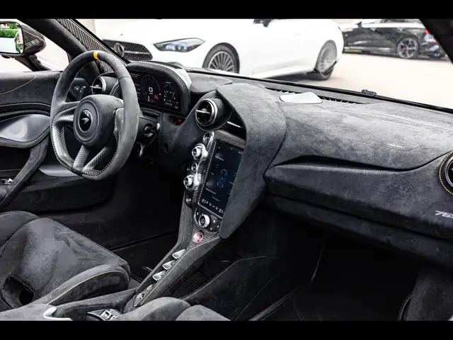 McLaren 765LT Spider view 14