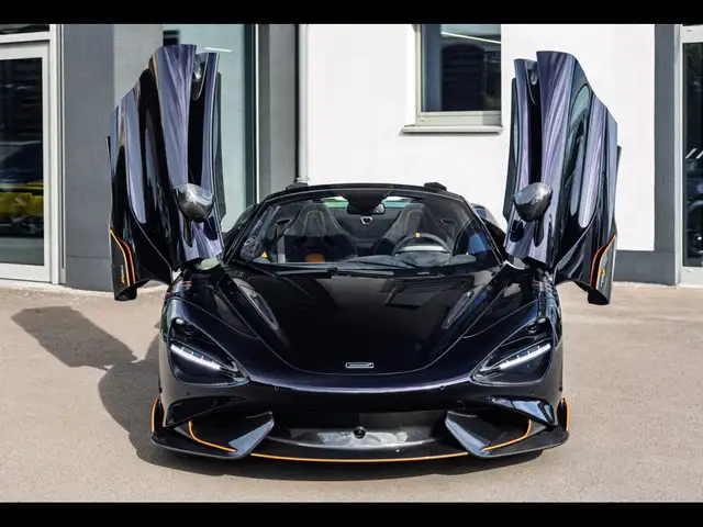McLaren 765LT Spider view 11