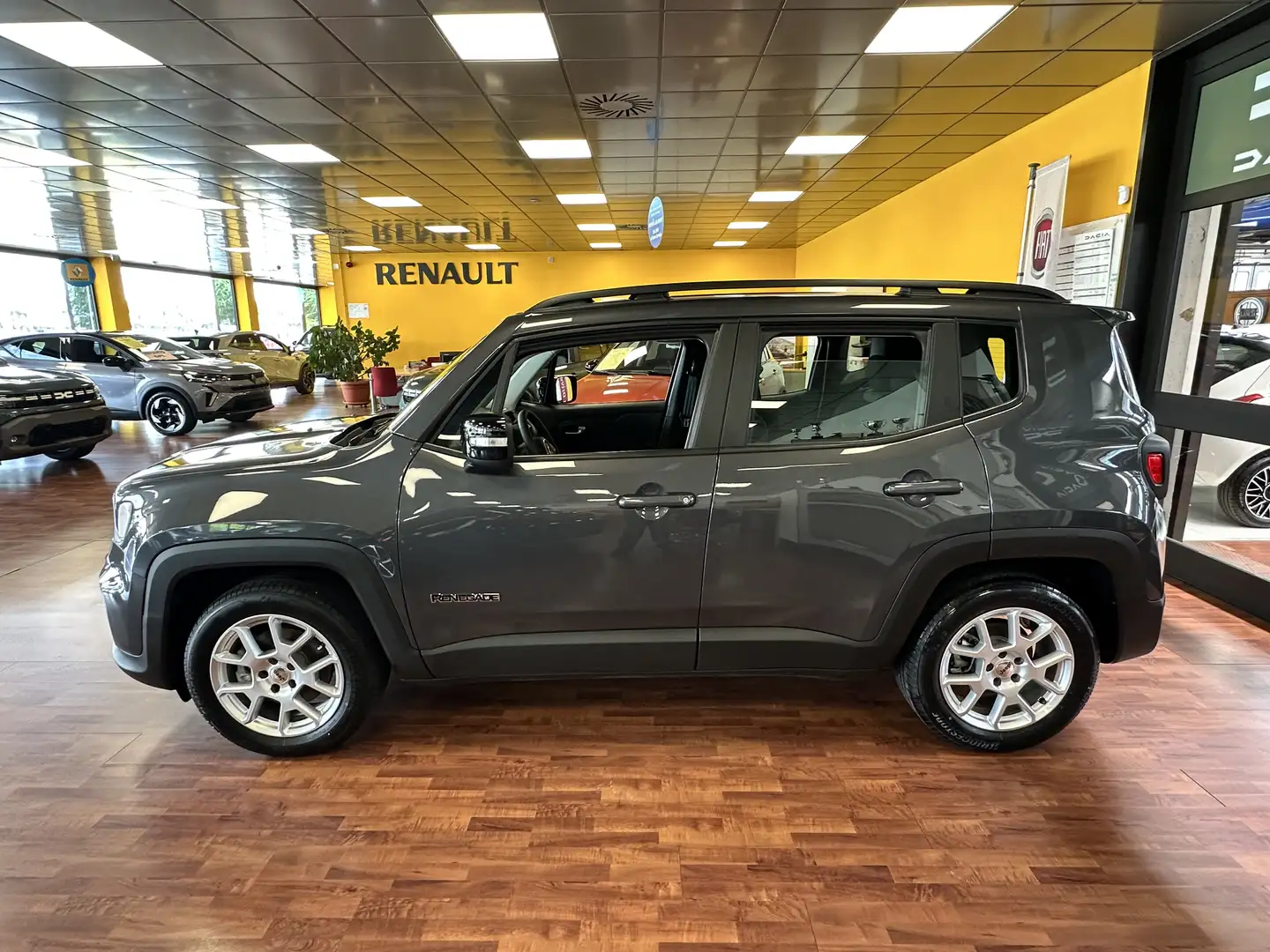 Jeep Renegade Renegade 1.5 turbo t4 mhev Limited 2wd 130cv dct Grau - 2