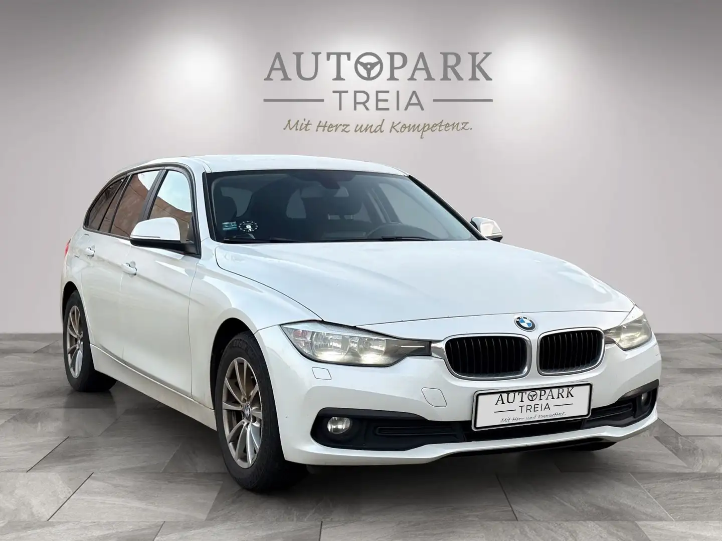 BMW 320 d Touring AHK|TEMPOMAT|SITZHEIZUNG|AUTOMATIK Weiß - 1