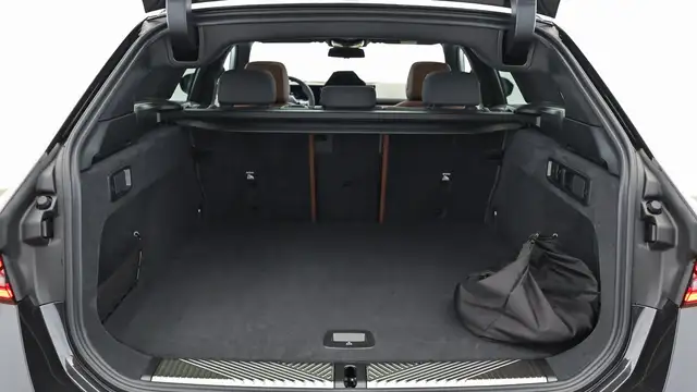 BMW i5 xDrive40 Ansicht 6