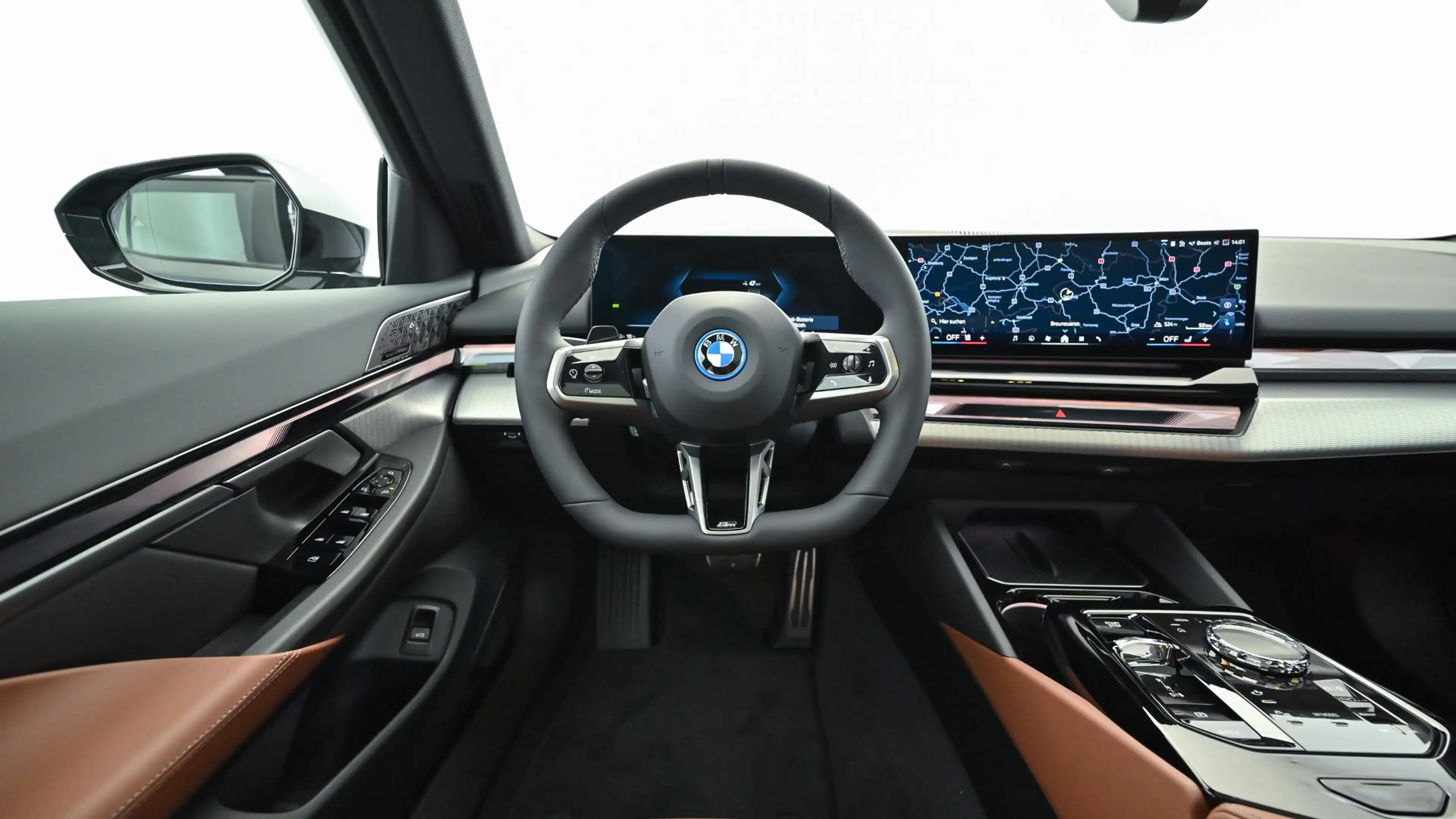 BMW i5 xDrive40 — photo 10