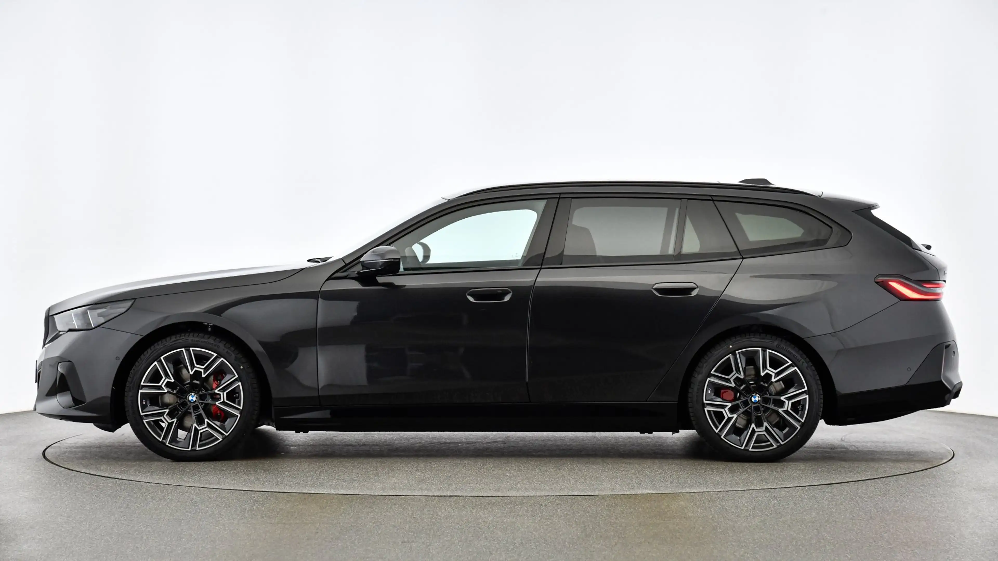 BMW i5 xDrive40 — photo 3