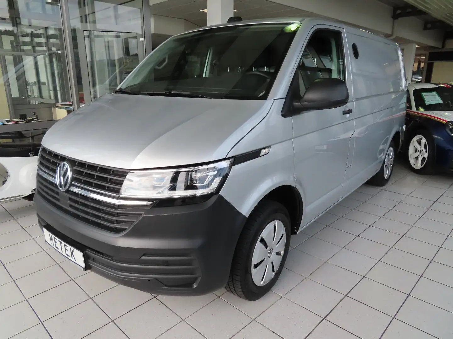 Volkswagen T6 Transporter T6.1  2.0 TDI  NAVI LED PDC Silber - 1