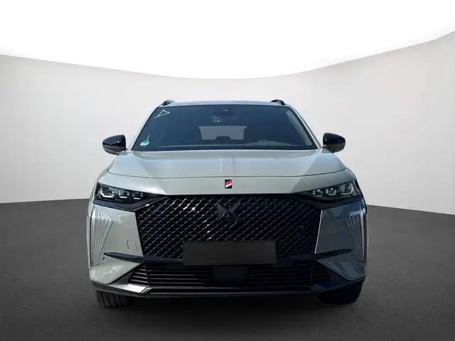 DS Automobiles DS 7 view 3
