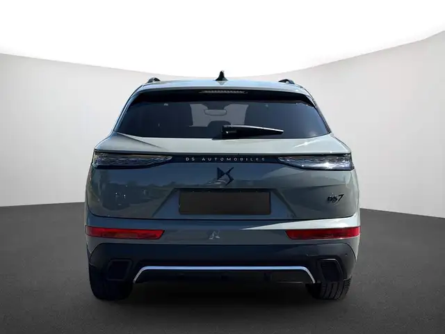DS Automobiles DS 7 view 4