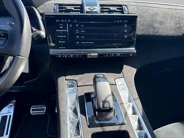DS Automobiles DS 7 view 14