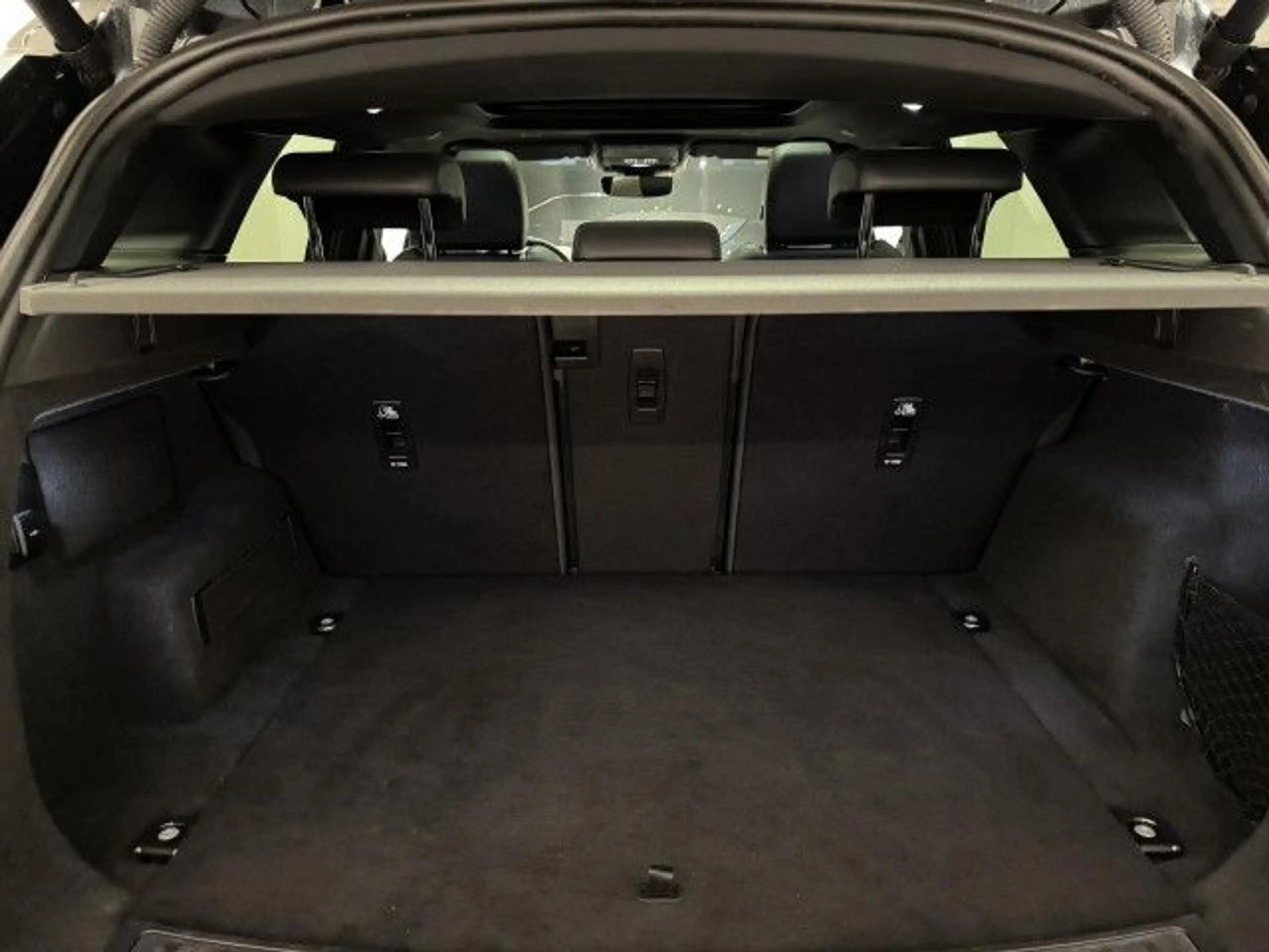 Land Rover Range Rover Evoque P300e R-Dyn. S Black Pack Pano — photo 16