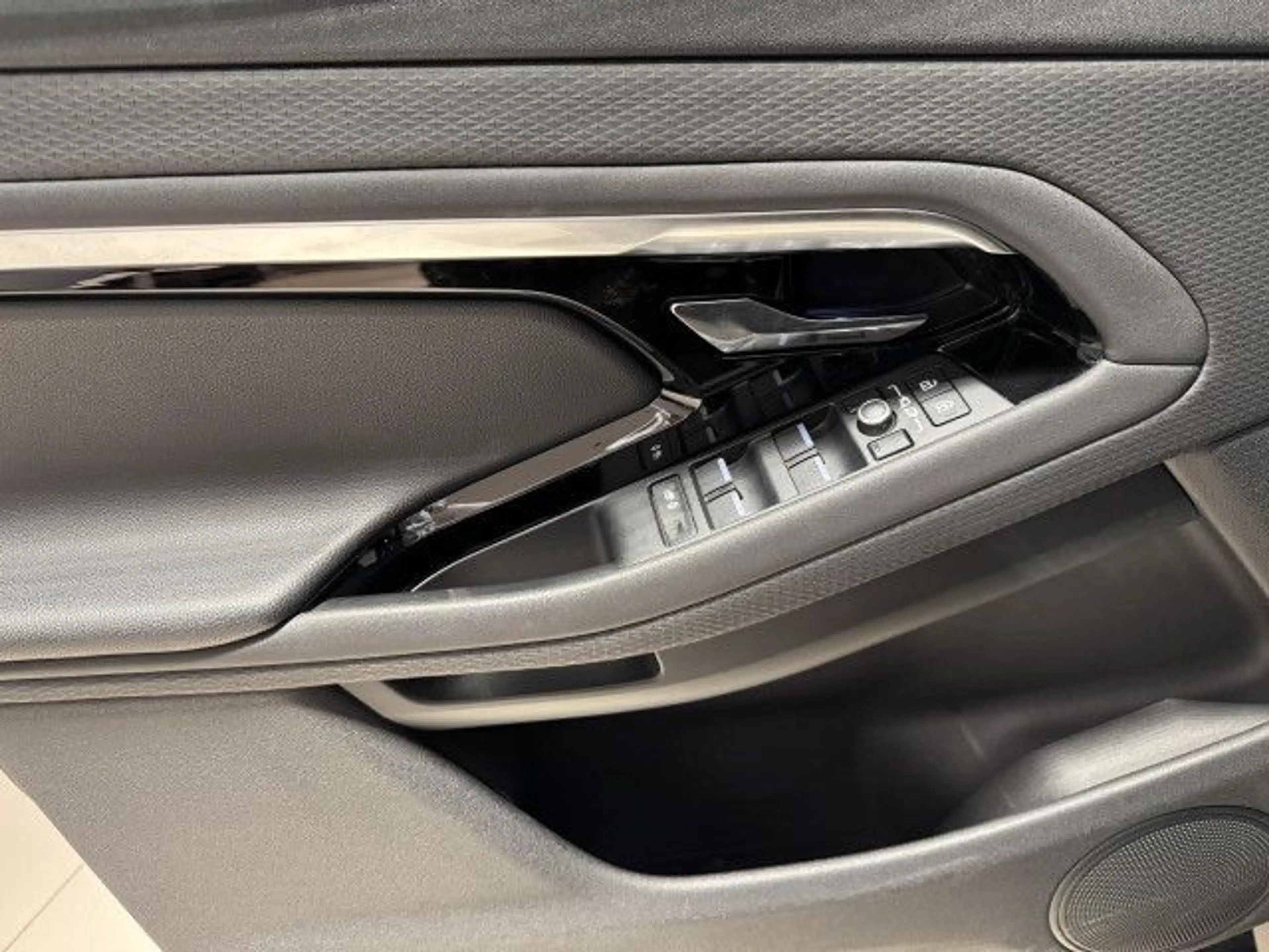 Land Rover Range Rover Evoque P300e R-Dyn. S Black Pack Pano — photo 13