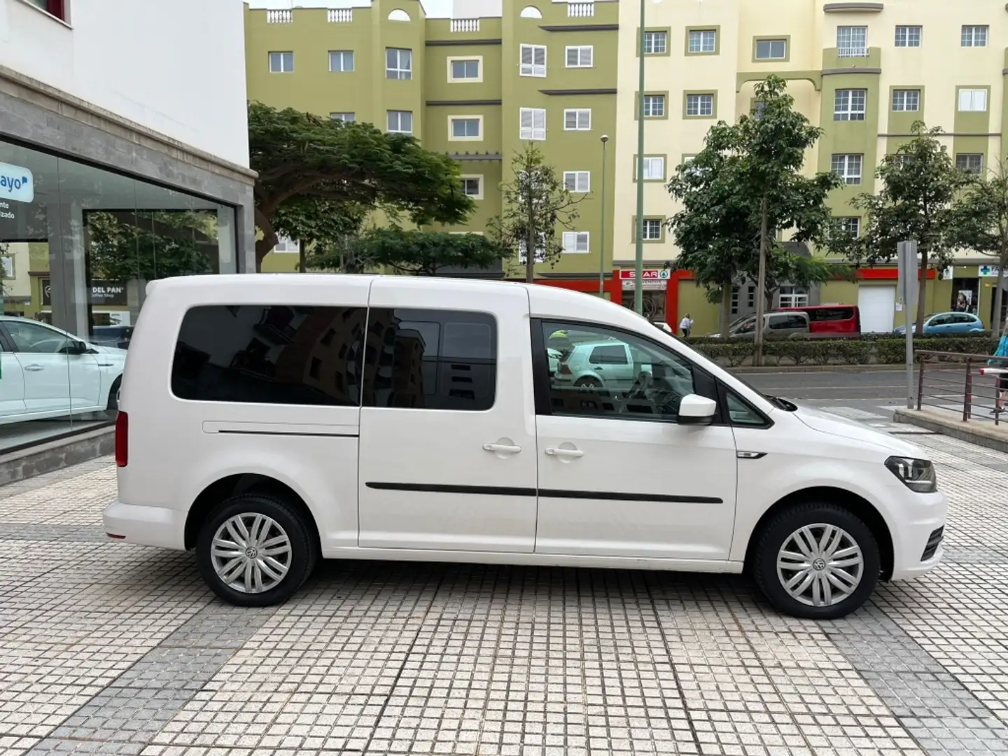 Volkswagen Caddy Maxi 2.0TDI Outdoor DSG 75kW Blanco - 2