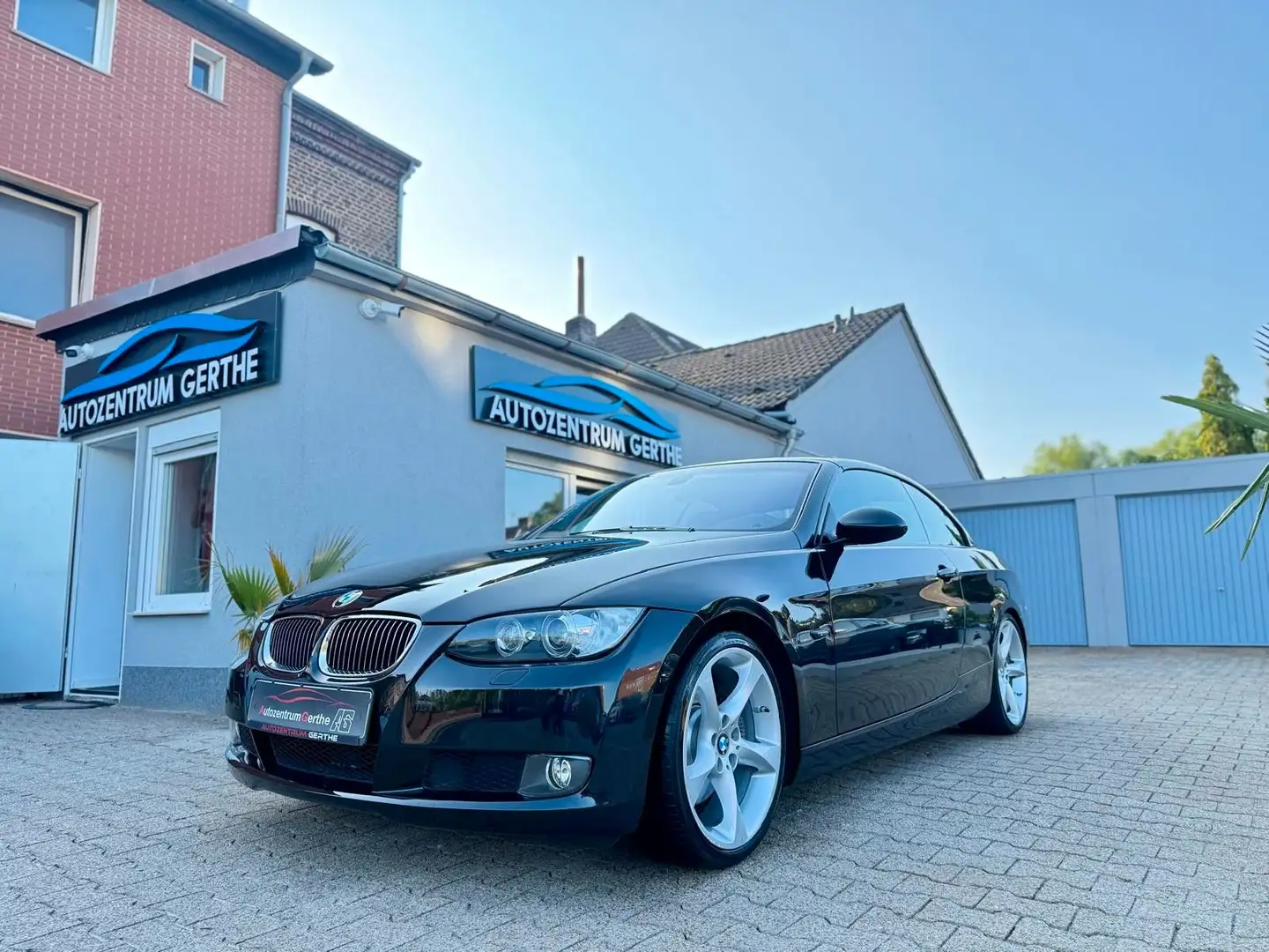 BMW 325 Baureihe 3 Cabrio 325i*Automatik*Leder*Navi* Schwarz - 1