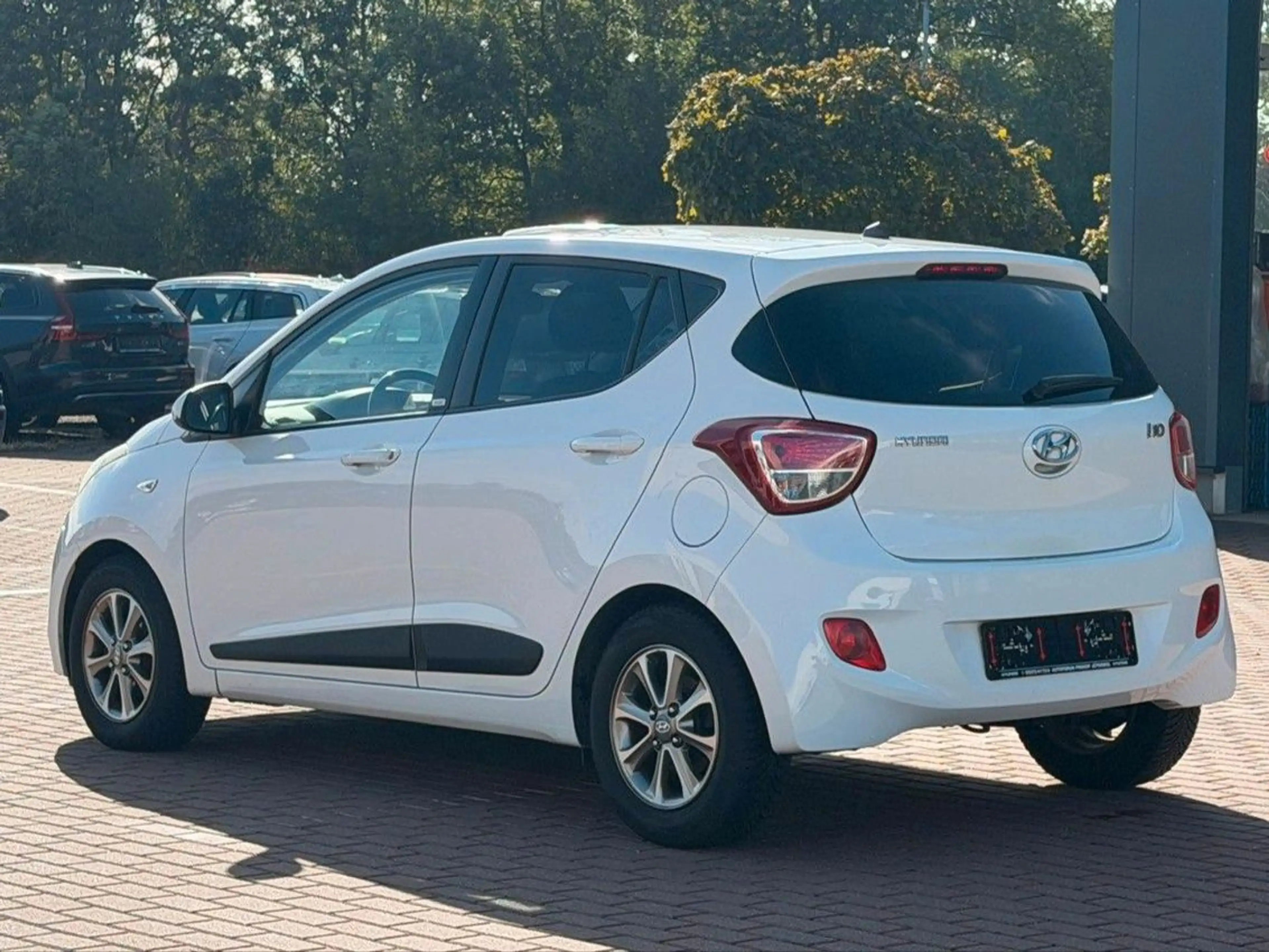 Hyundai i10 1.0 Passion *Klima*Allwetter*Isofix*USB*AUX* — photo 4