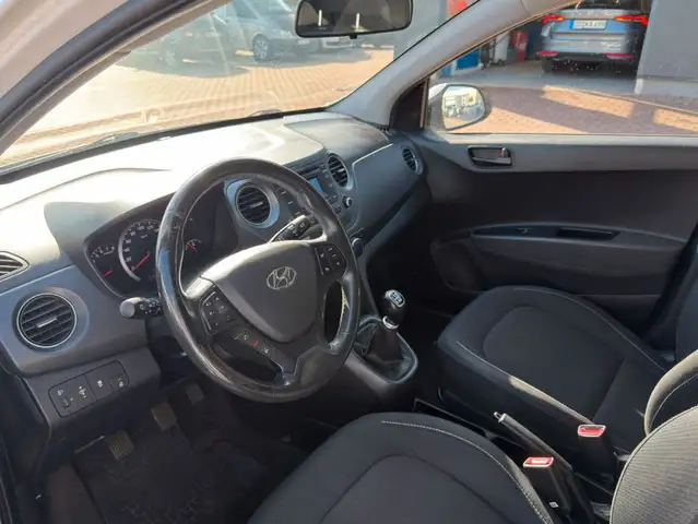 Hyundai I10 view 12
