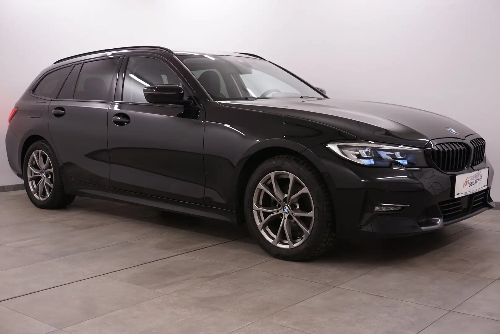 BMW 318 d Sport Line // Rückfahrkamera // Standheizung Noir - 1