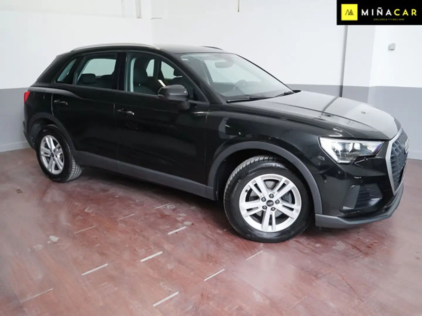 Audi Q3 35 TDI S tronic 110kW Zwart - 2