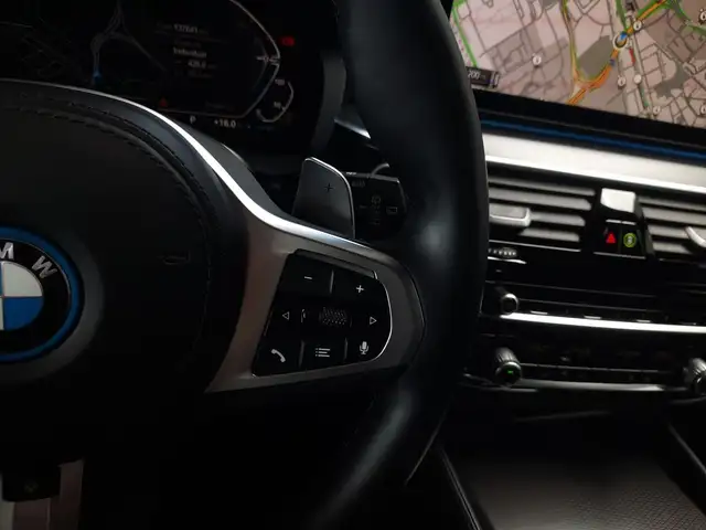 BMW 5 Series view 22