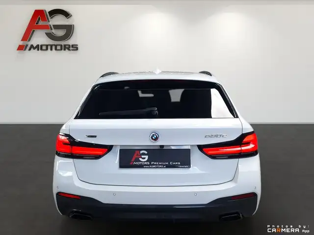 BMW 5 Series view 6