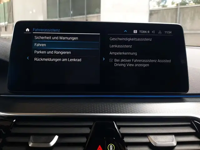 BMW 5 Series view 30