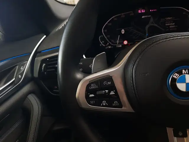 BMW 5 Series view 20