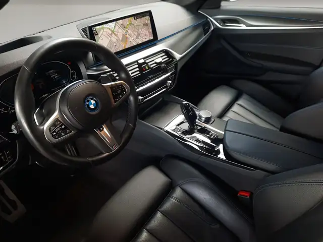 BMW 5 Series view 17