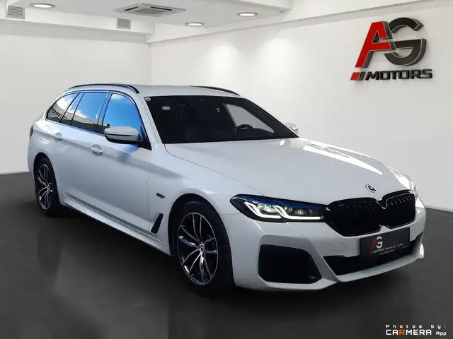 BMW 5 Series view 3
