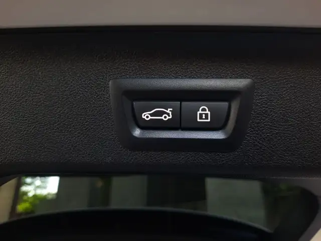 BMW 5 Series view 12