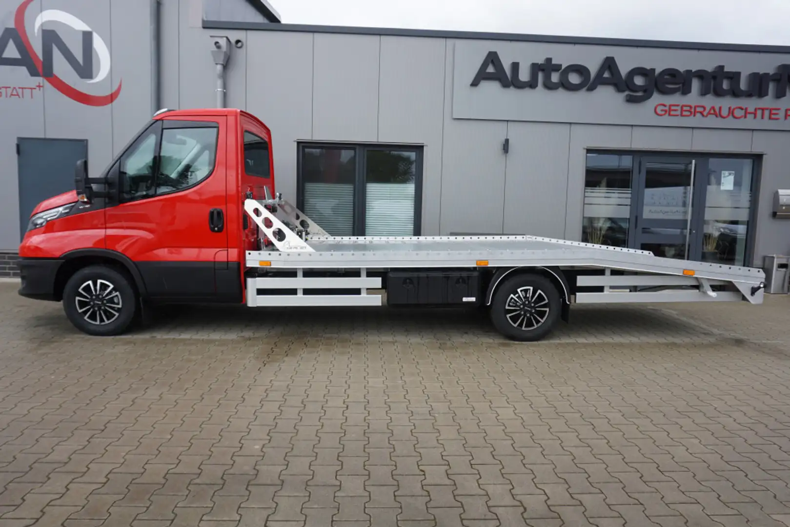 Iveco Daily Autotransporter 35S18+AHK+ACC+NAVI+DAB Rojo - 2
