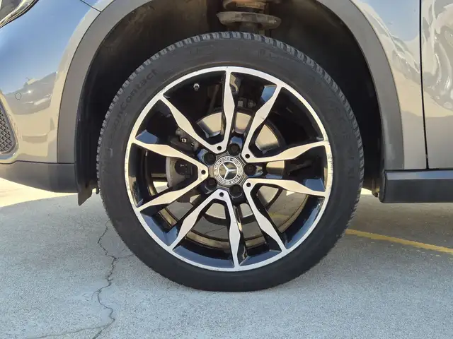 Mercedes-Benz GLA view 12