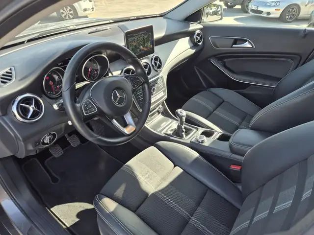 Mercedes-Benz GLA view 6