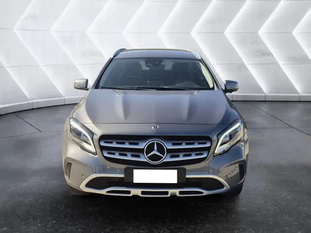 Mercedes-Benz GLA view 2