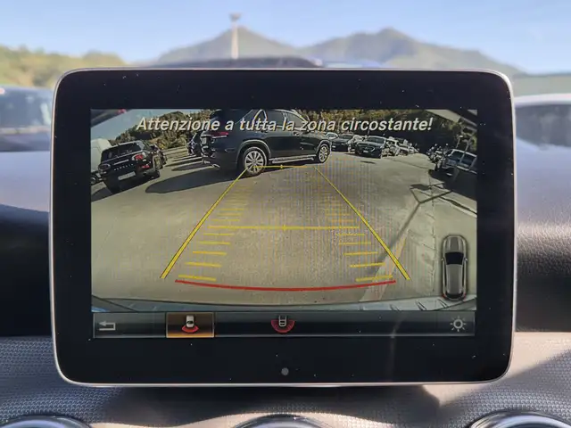Mercedes-Benz GLA view 14