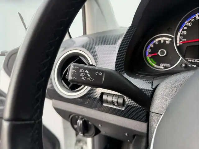 Volkswagen E-Up! view 20