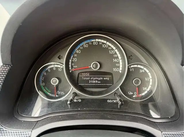 Volkswagen E-Up! view 16