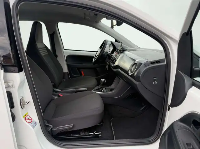 Volkswagen E-Up! view 15