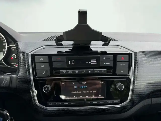Volkswagen E-Up! view 17