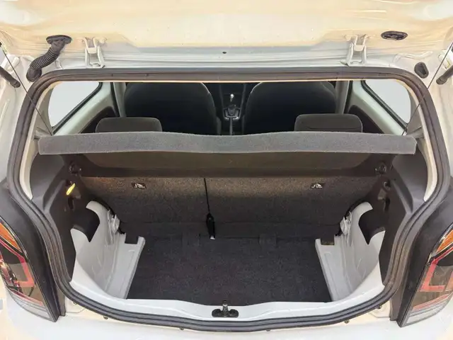 Volkswagen E-Up! view 23