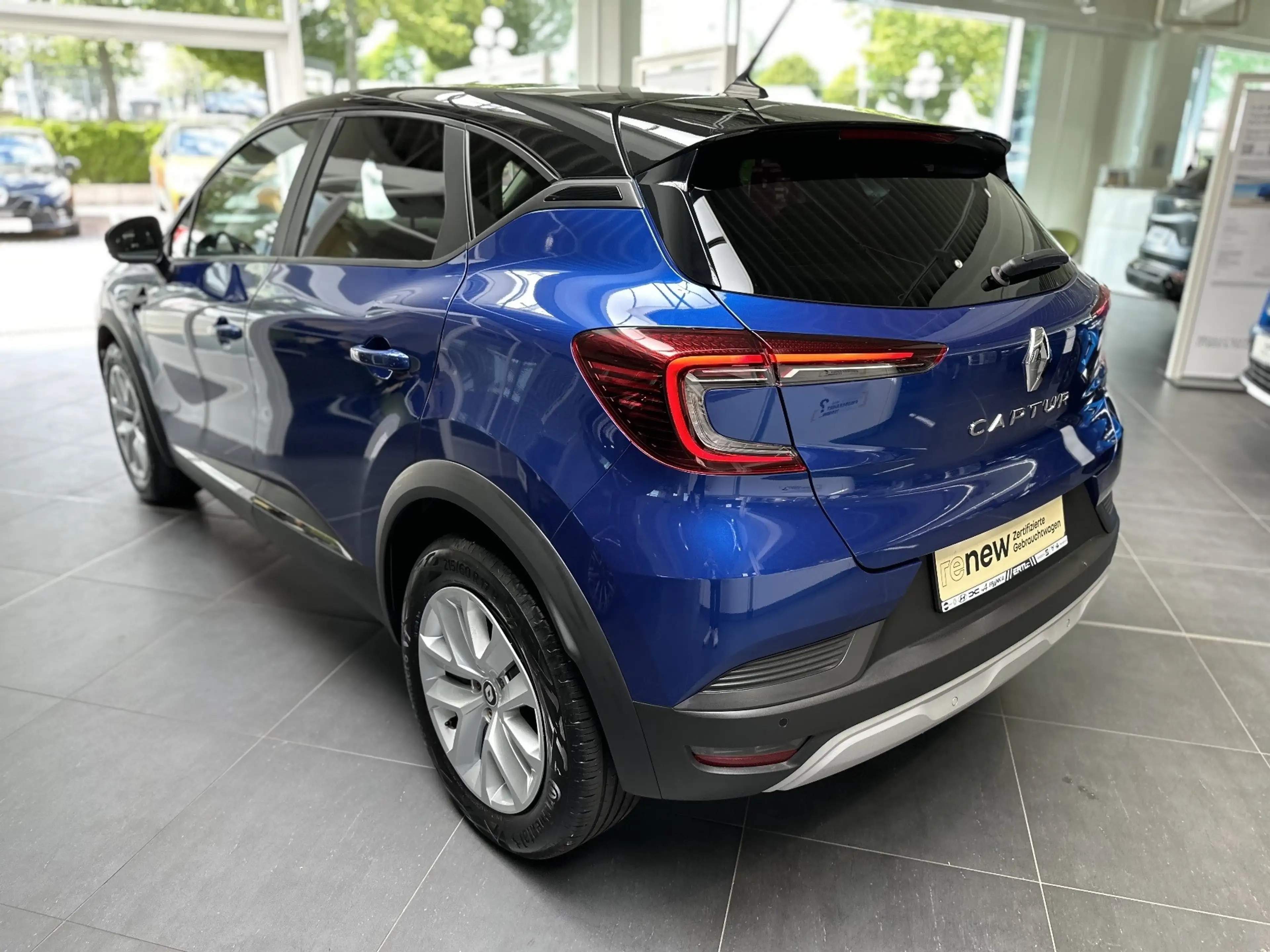 Renault Captur EXPERIENCE TCe 90 — photo 24