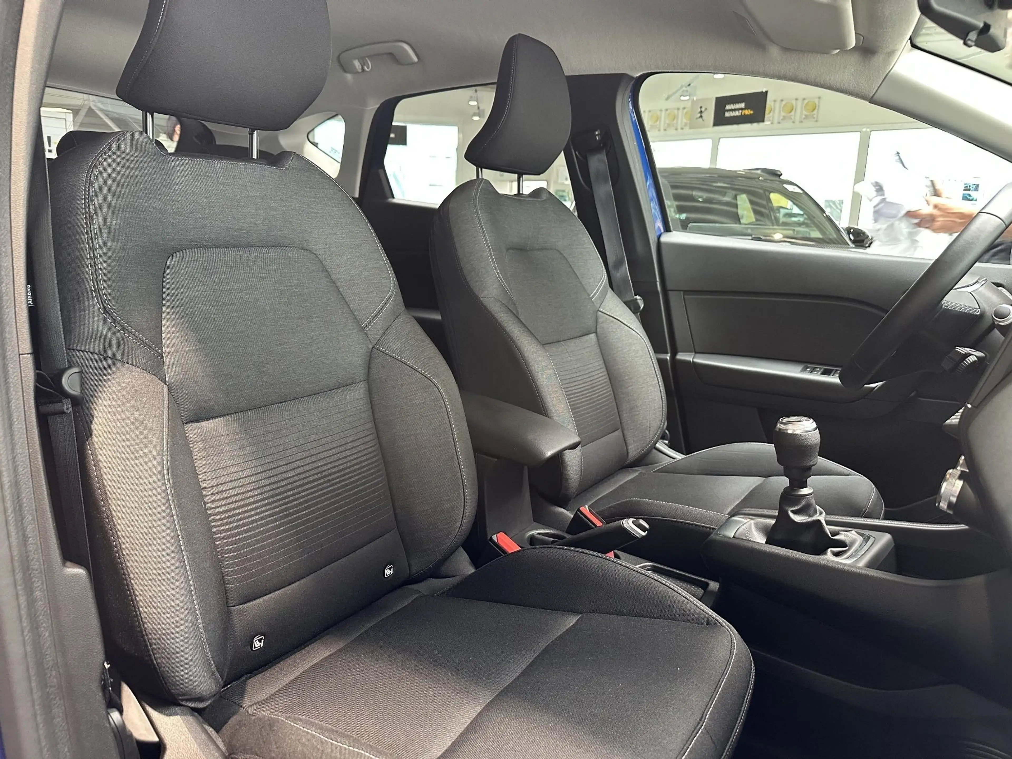 Renault Captur EXPERIENCE TCe 90 — photo 12