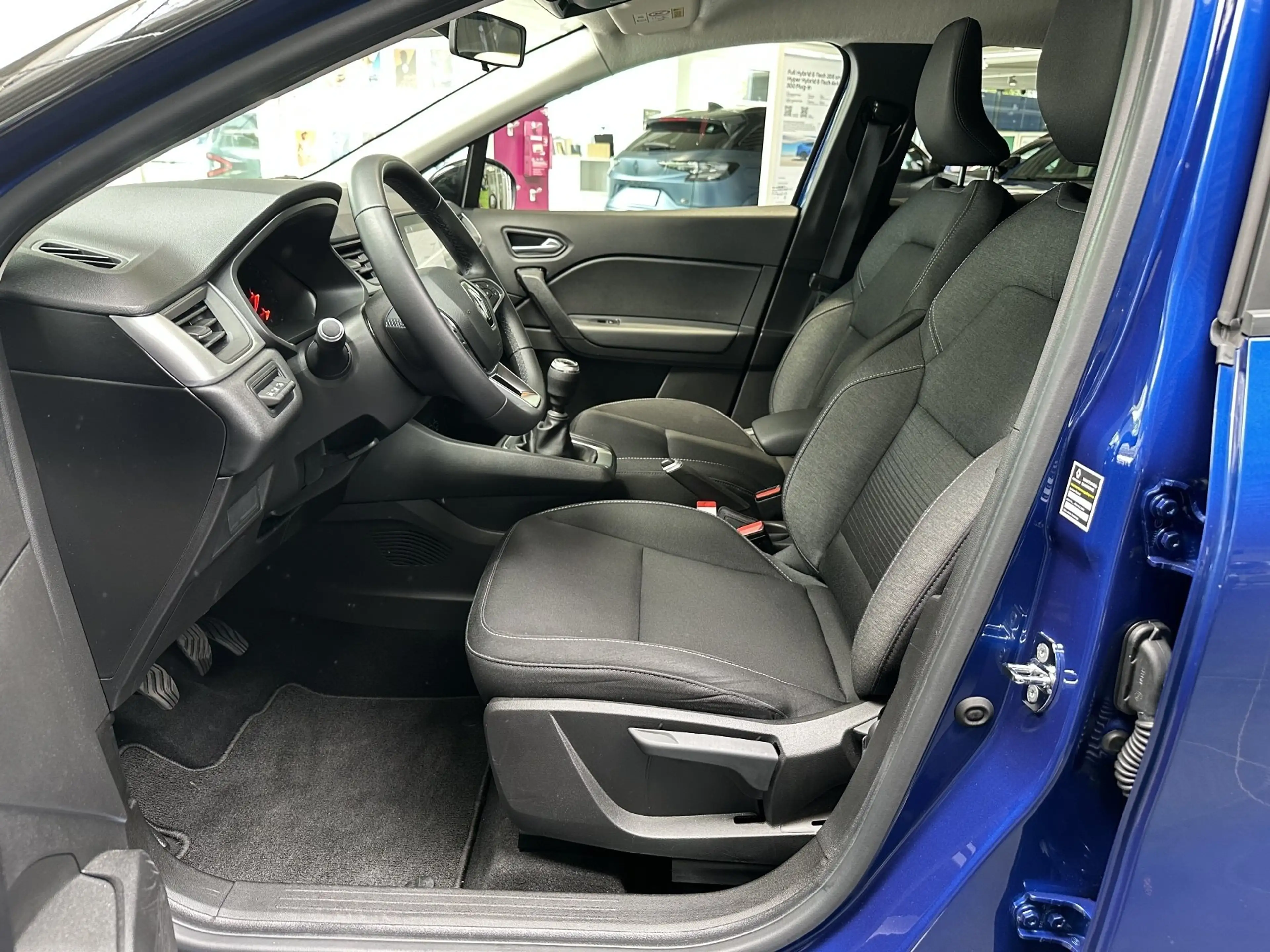 Renault Captur EXPERIENCE TCe 90 — photo 28