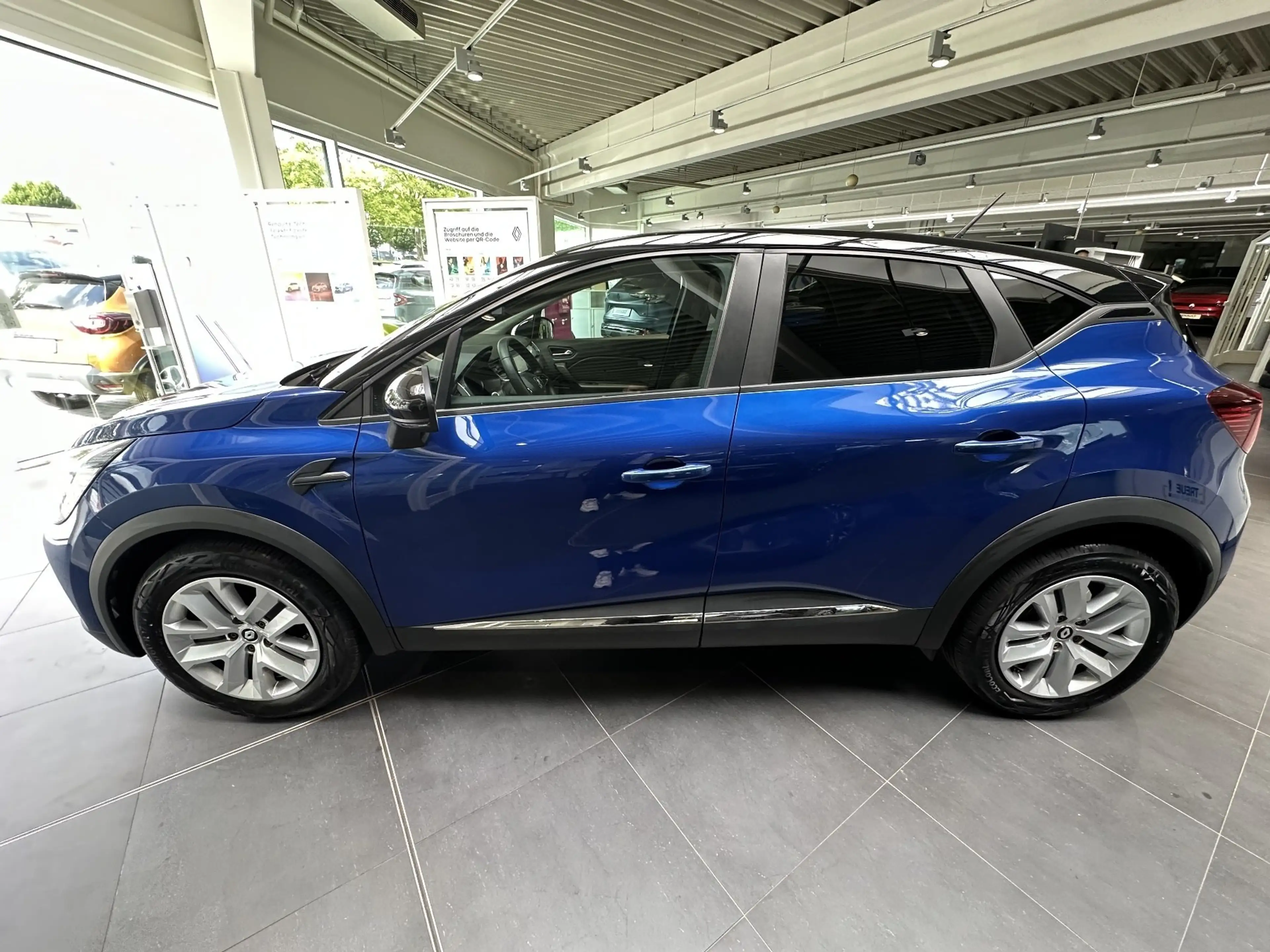 Renault Captur EXPERIENCE TCe 90 — photo 25