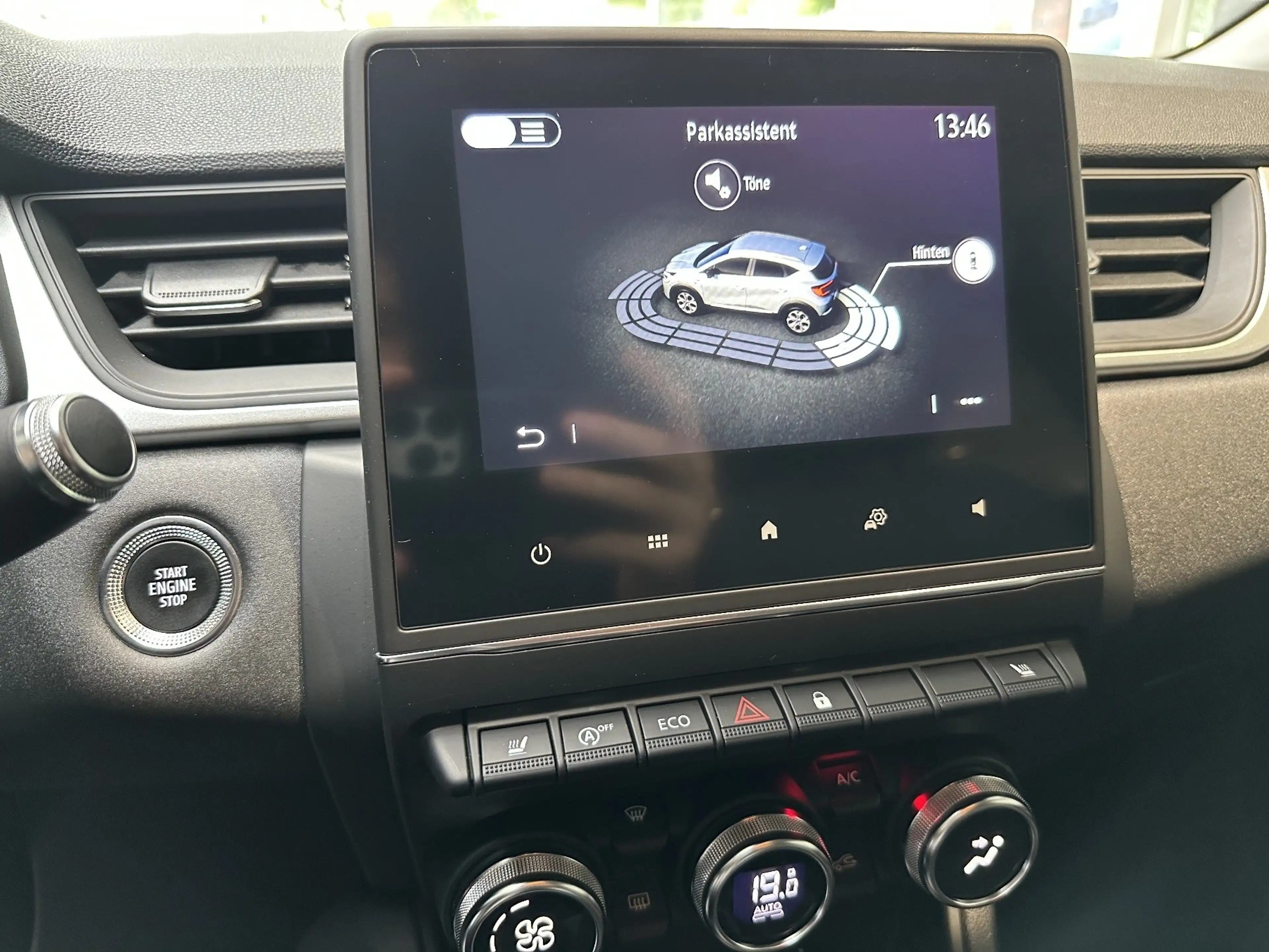 Renault Captur EXPERIENCE TCe 90 — photo 42