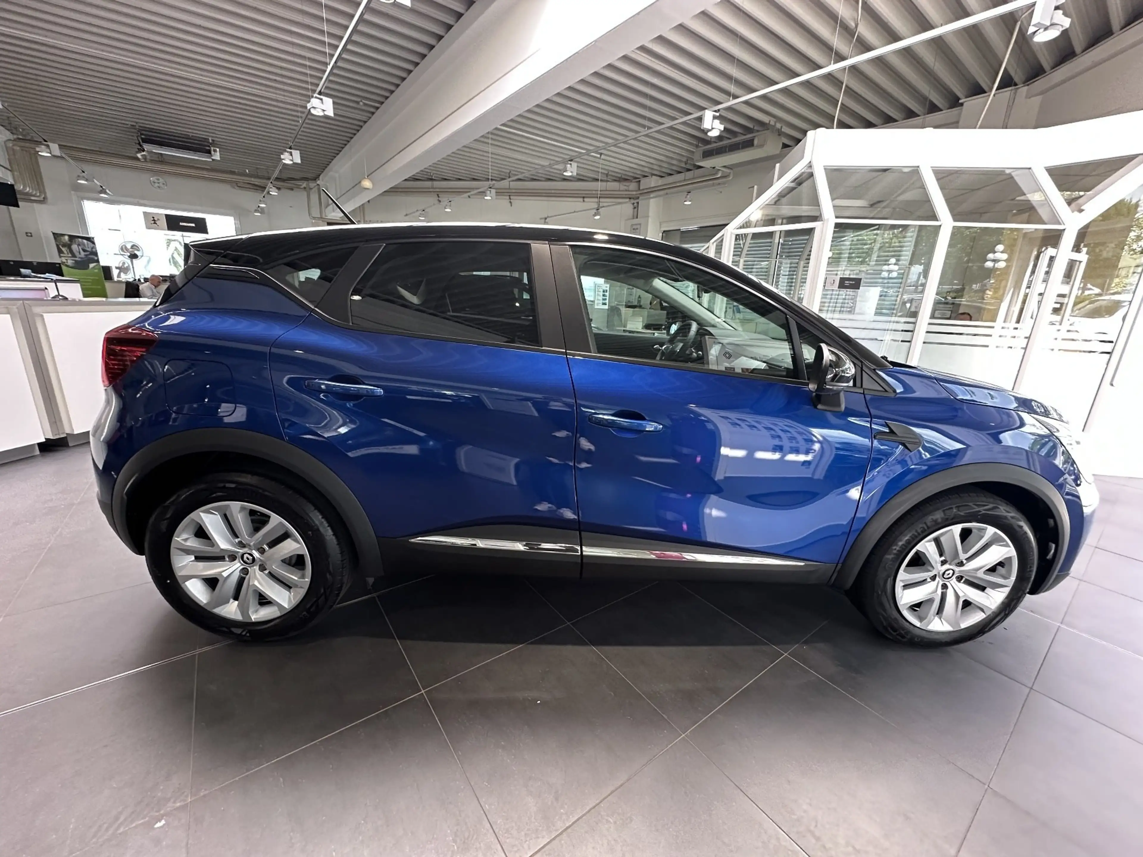Renault Captur EXPERIENCE TCe 90 — photo 8