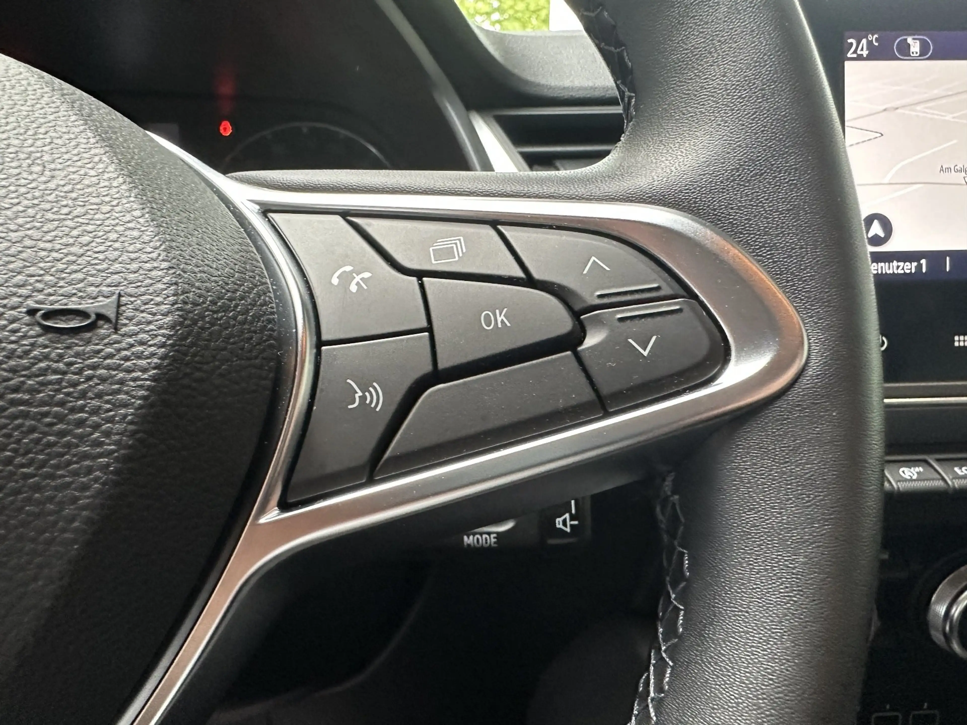 Renault Captur EXPERIENCE TCe 90 — photo 34