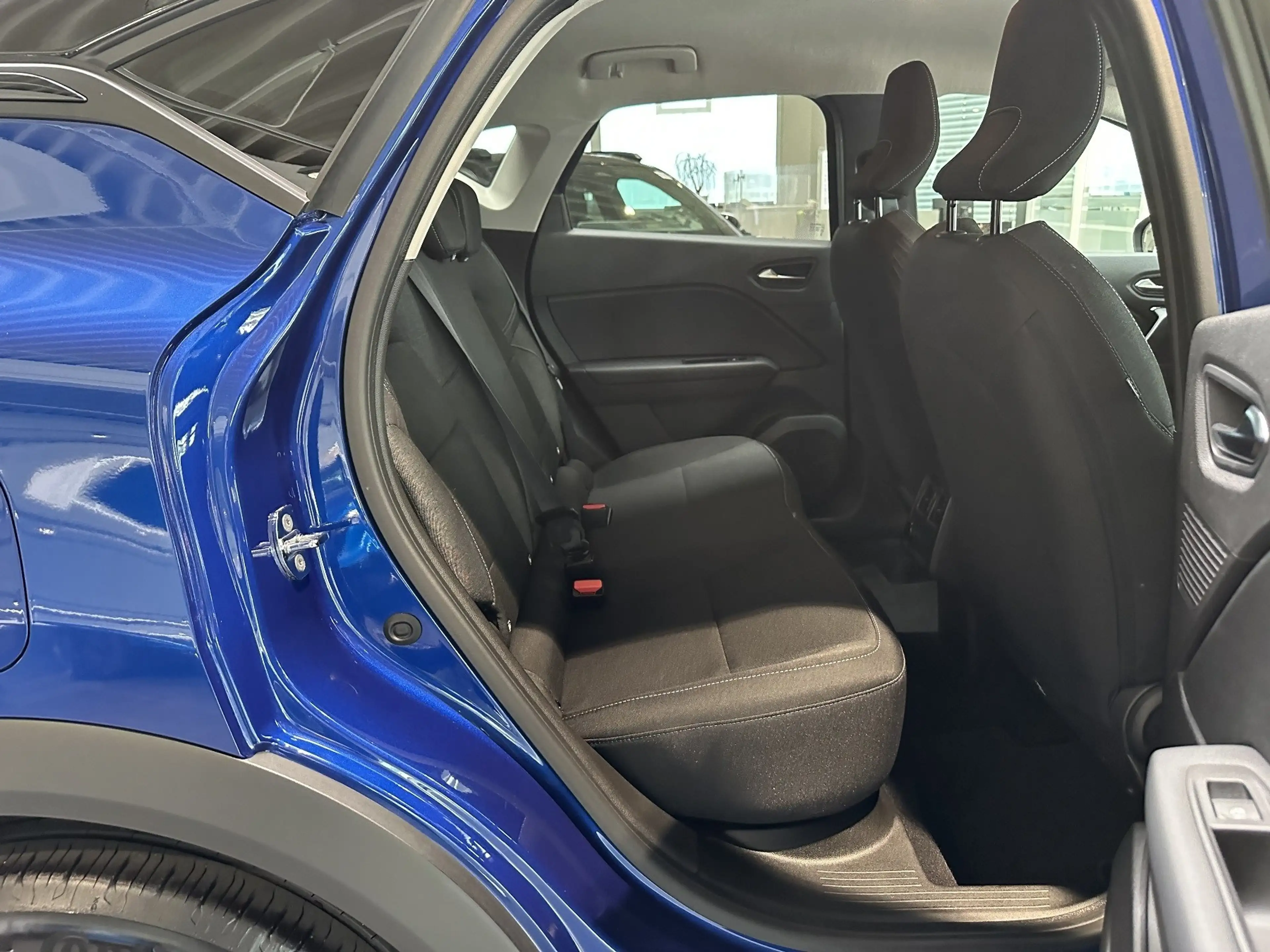 Renault Captur EXPERIENCE TCe 90 — photo 14