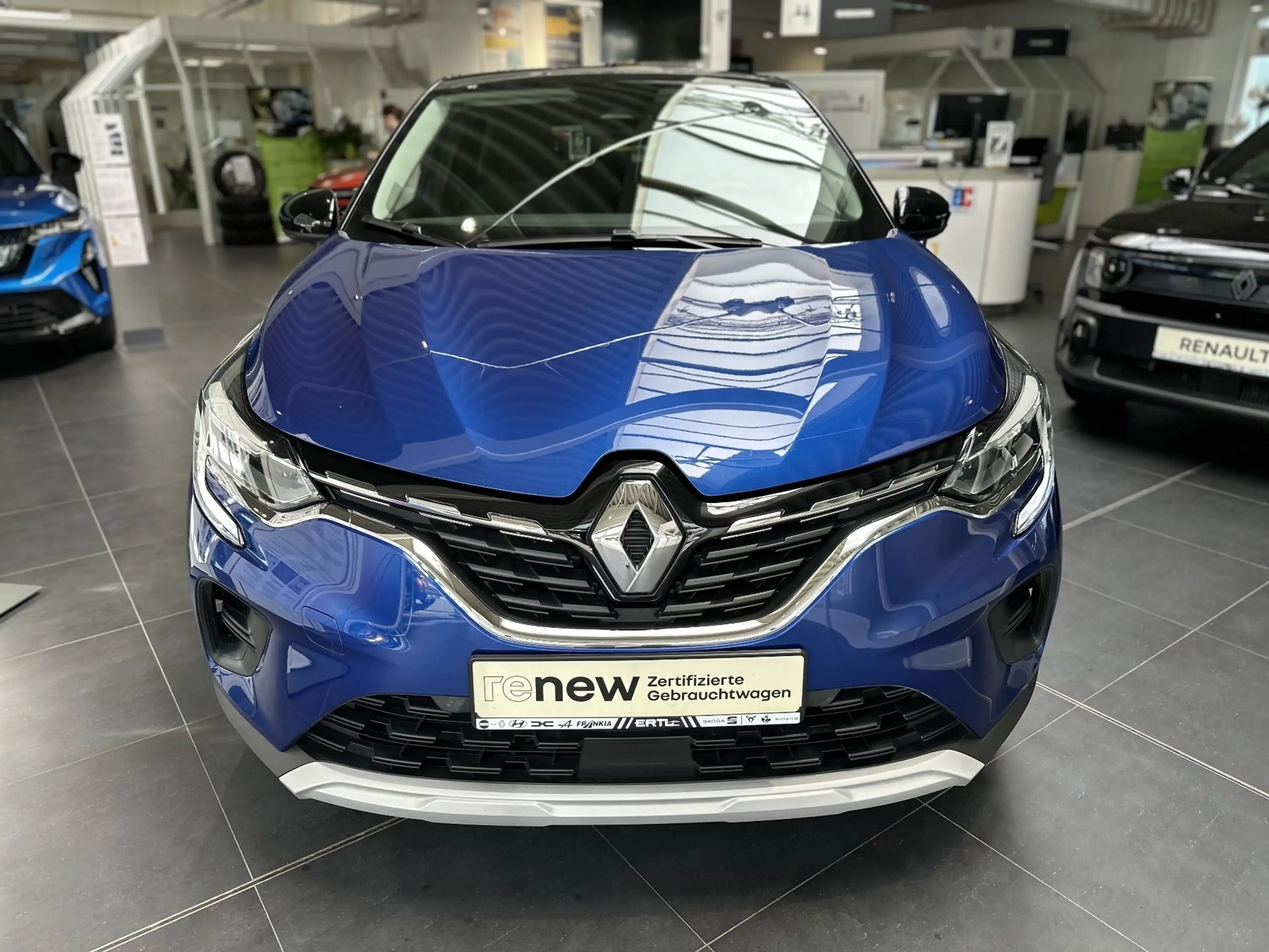Renault Captur EXPERIENCE TCe 90 — photo 2