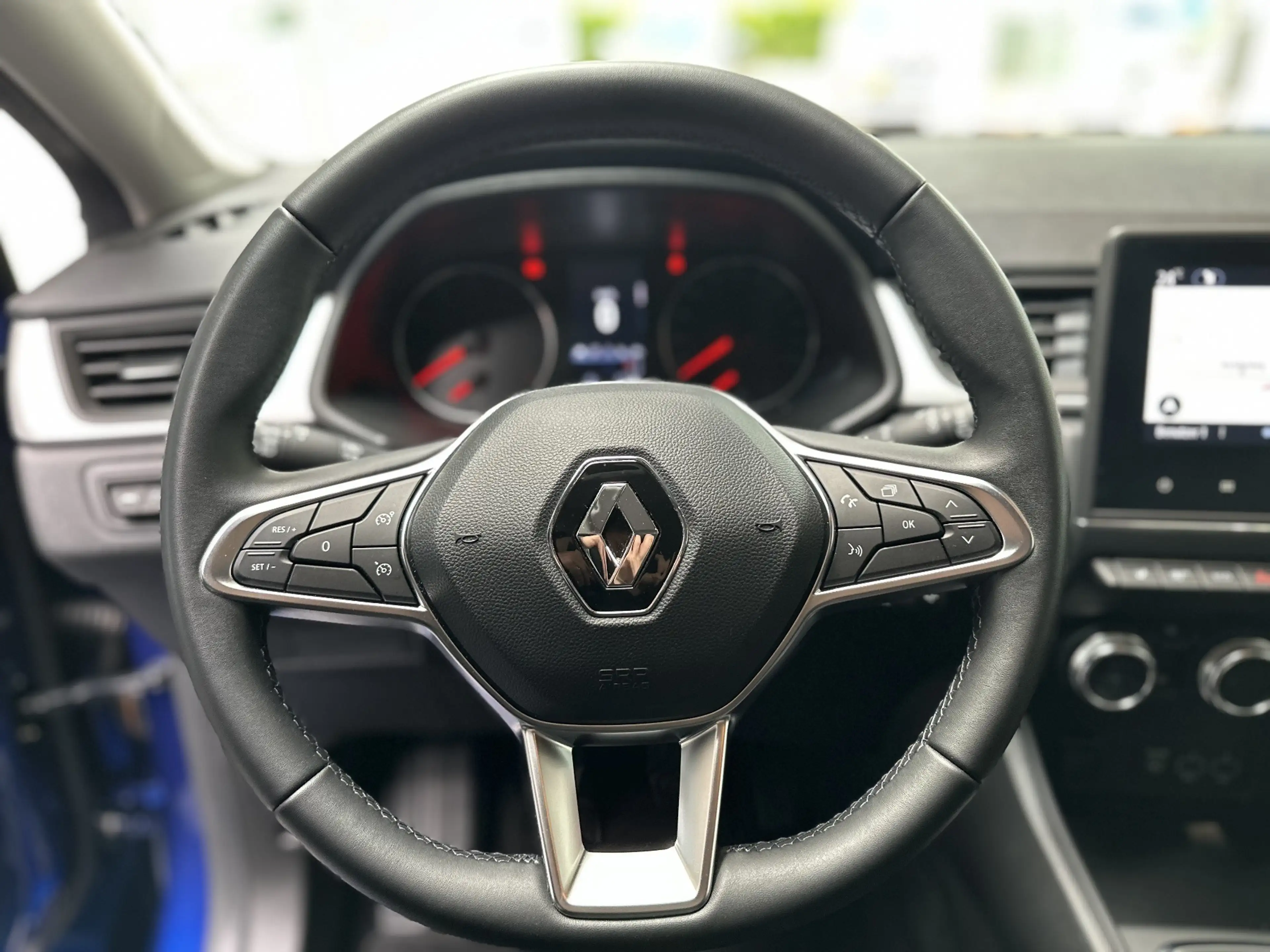 Renault Captur EXPERIENCE TCe 90 — photo 31