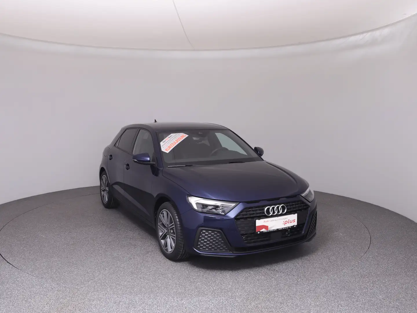 Audi A1 30 TFSI intense Blau - 2