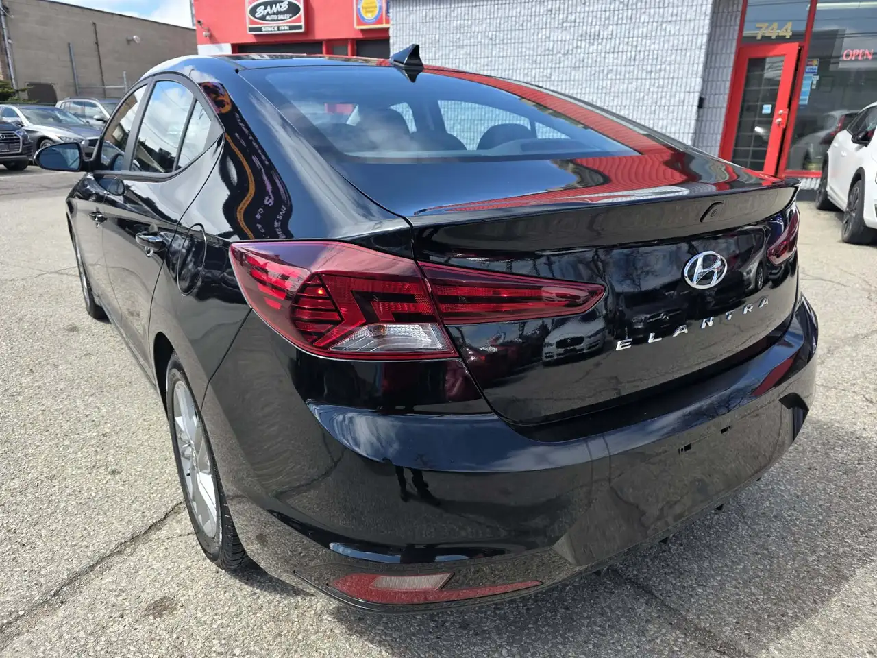 Hyundai ELANTRA снимка Hyundai ELANTRA